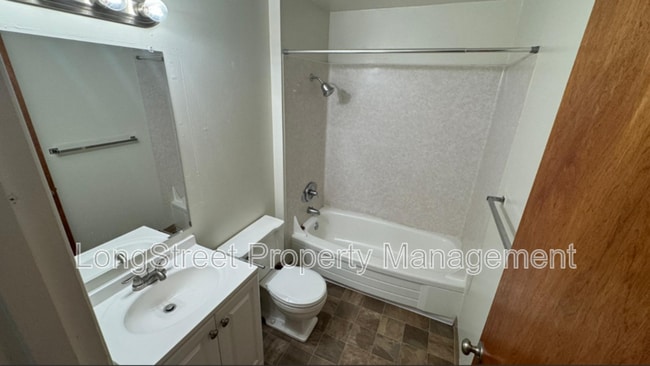 Building Photo - 355 SW 10th St