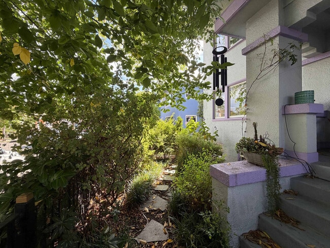 Building Photo - 3148 College Ave