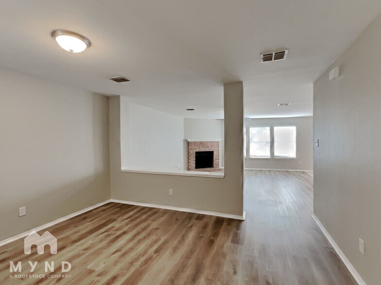 Building Photo - 2229 Overlook Ln