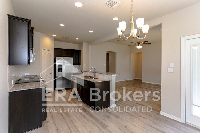 Building Photo - 4721 Highmont Dr