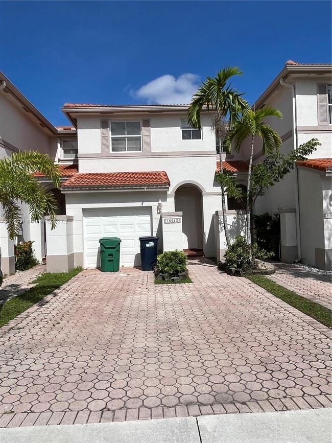 Building Photo - 10913 NW 43rd Ln