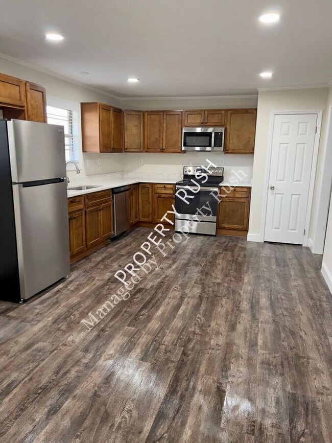 Building Photo - 209 Signal View St