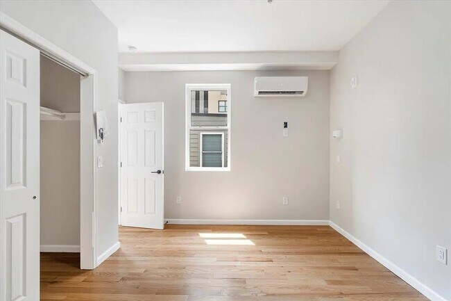 Building Photo - 334 St Paul St