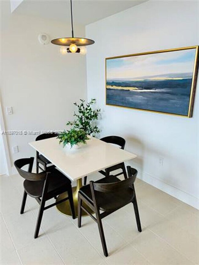 Building Photo - 159 NE 6th St