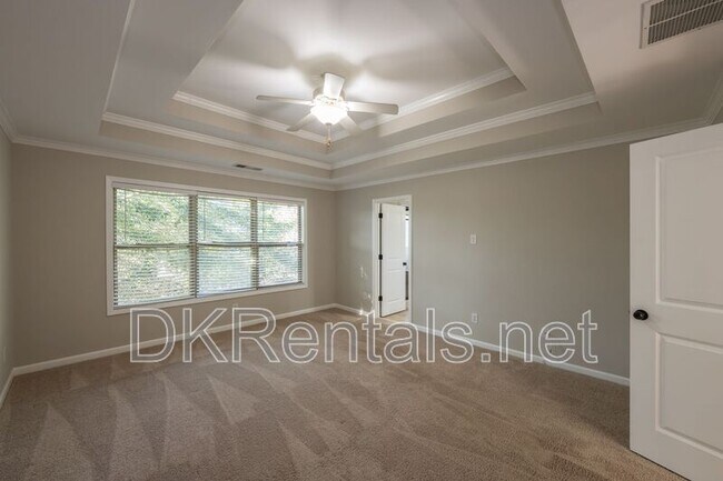 Building Photo - 2707 Silver Hill Terrace SE