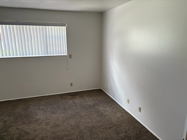 Building Photo - 214 W 650 S