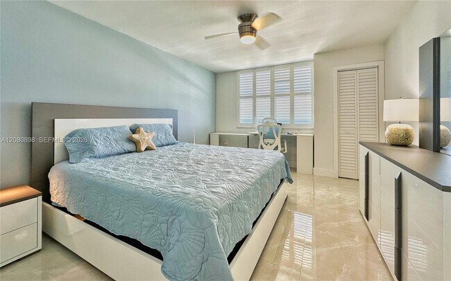 Building Photo - 5701 Collins Ave