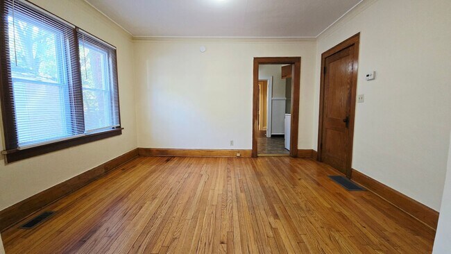 Building Photo - 2312 Hecker Ave