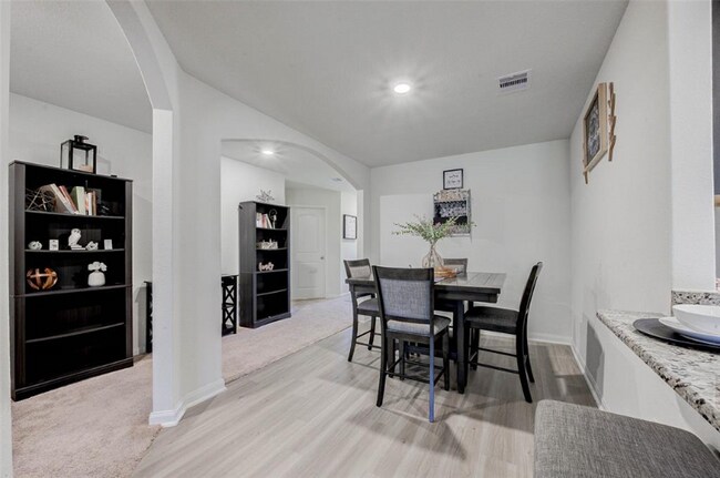 Building Photo - 20923 Solstice Point Dr