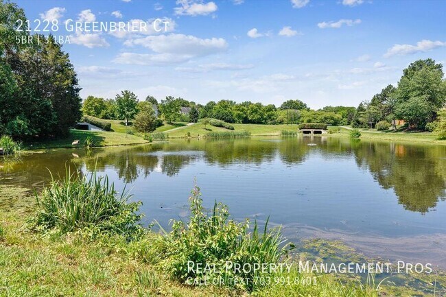 Building Photo - 21228 Greenbrier Ct