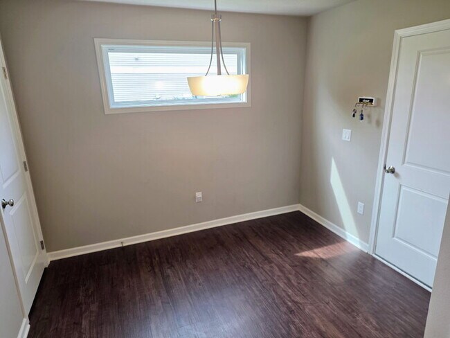 Building Photo - 2316 Hazeltine Pl