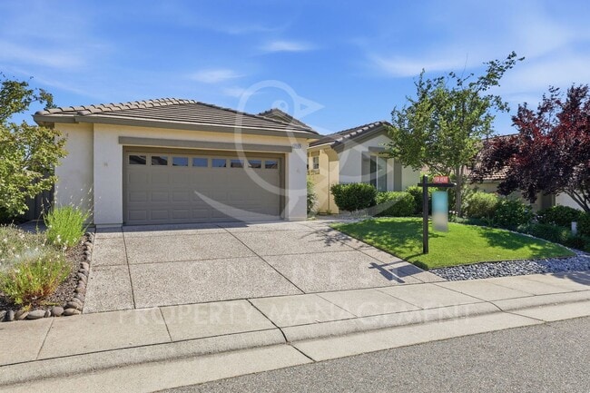 Building Photo - Refreshed 2-bedroom plus den, 2.5-bathroom in beloved Sun City Lincoln Del Webb community!