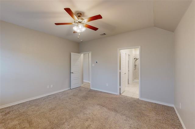 Building Photo - 949 Royal Ln