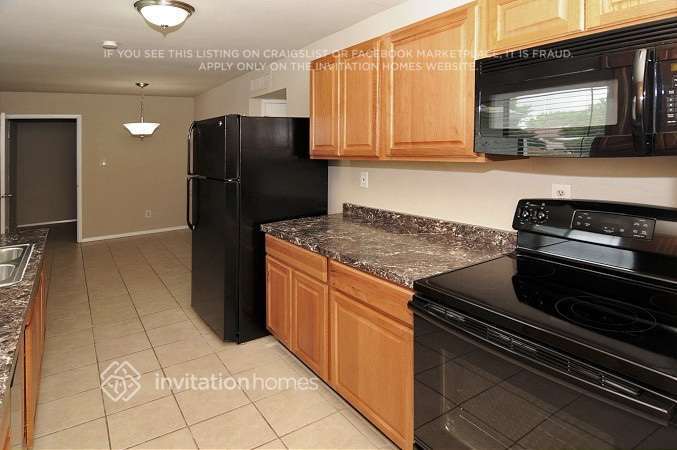 Building Photo - 1534 Coffeyville Trail