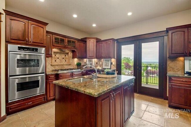 Building Photo - Exquisite home on acreage in Star