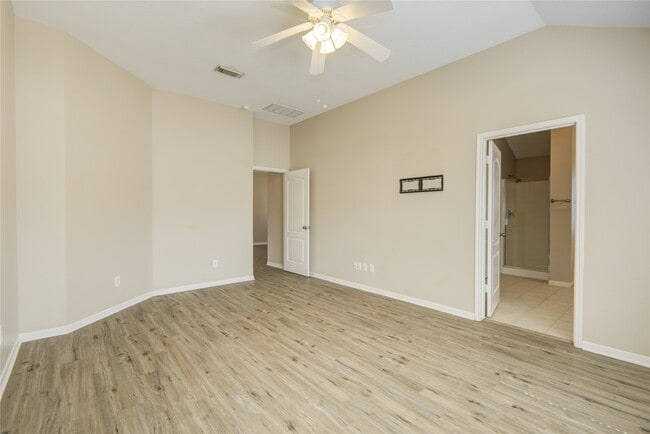 Building Photo - 17231 Hollow Sands Ct