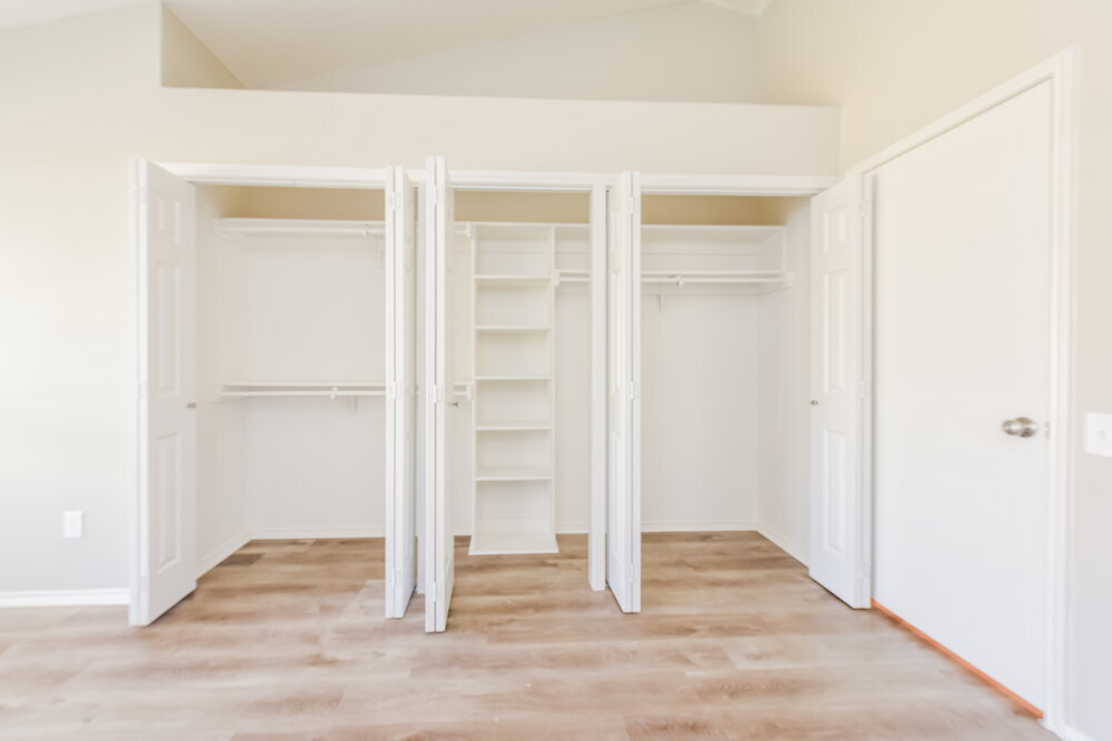 Building Photo - 4653 Feathercrest Dr