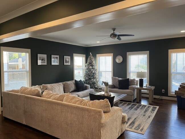 Building Photo - "Discover Your Dream Home: Spacious 4-Bedroom Oasis with 3 Full Baths in Vibrant Nashville!"