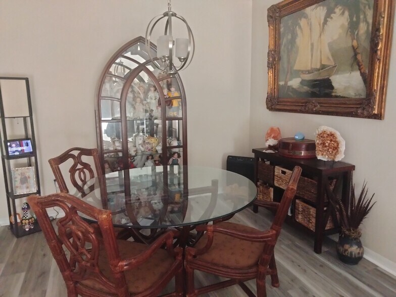 Building Photo - 520 Florida Club Blvd