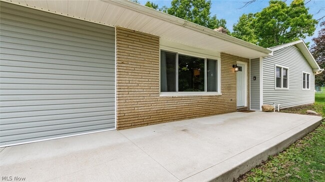 Building Photo - 7785 Black Run Rd