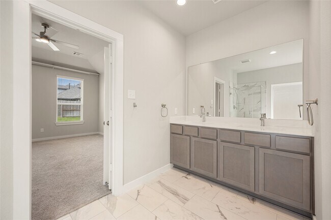 Building Photo - 27118 Peaceful Cv Dr