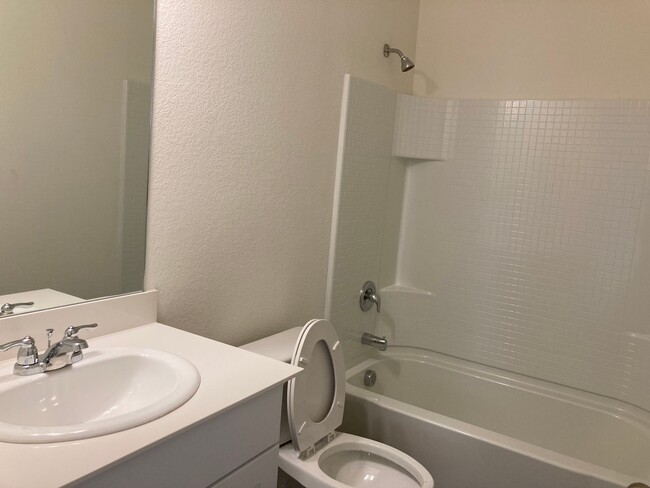 Building Photo - 3 bedroom house in Forney
