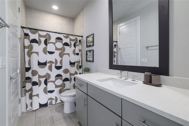 Building Photo - 6021 Seville Dr