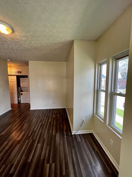 LR - 1641 Summit Street