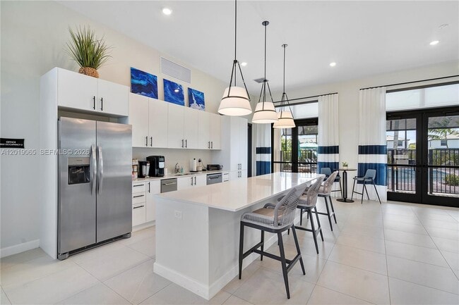 Building Photo - 4957 Oakmont Dr