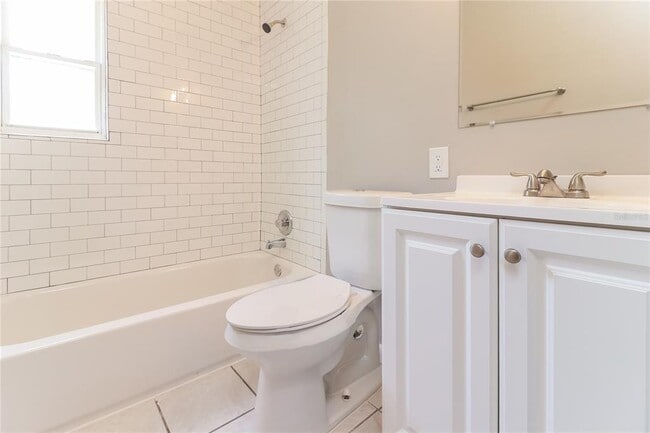 Building Photo - 4097 Porpoise Dr SE