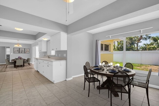 Building Photo - MAXIMO MOORINGS 3/2/2 HOME NEAR ST. PETE B...