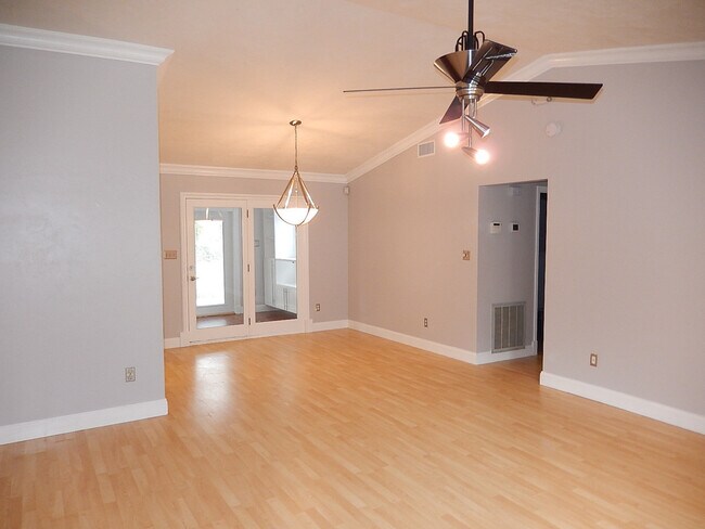 Building Photo - MODERN 3/2 w/ Office, Stainless Steel Apps...