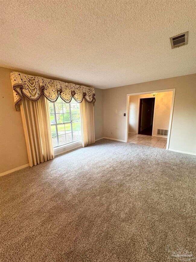 Building Photo - 6740 Bunker Hill Cir