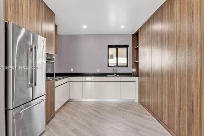 Building Photo - 8931 NE 2nd Ave