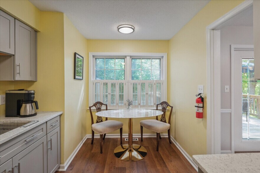 Building Photo - 107 Barbary Ct