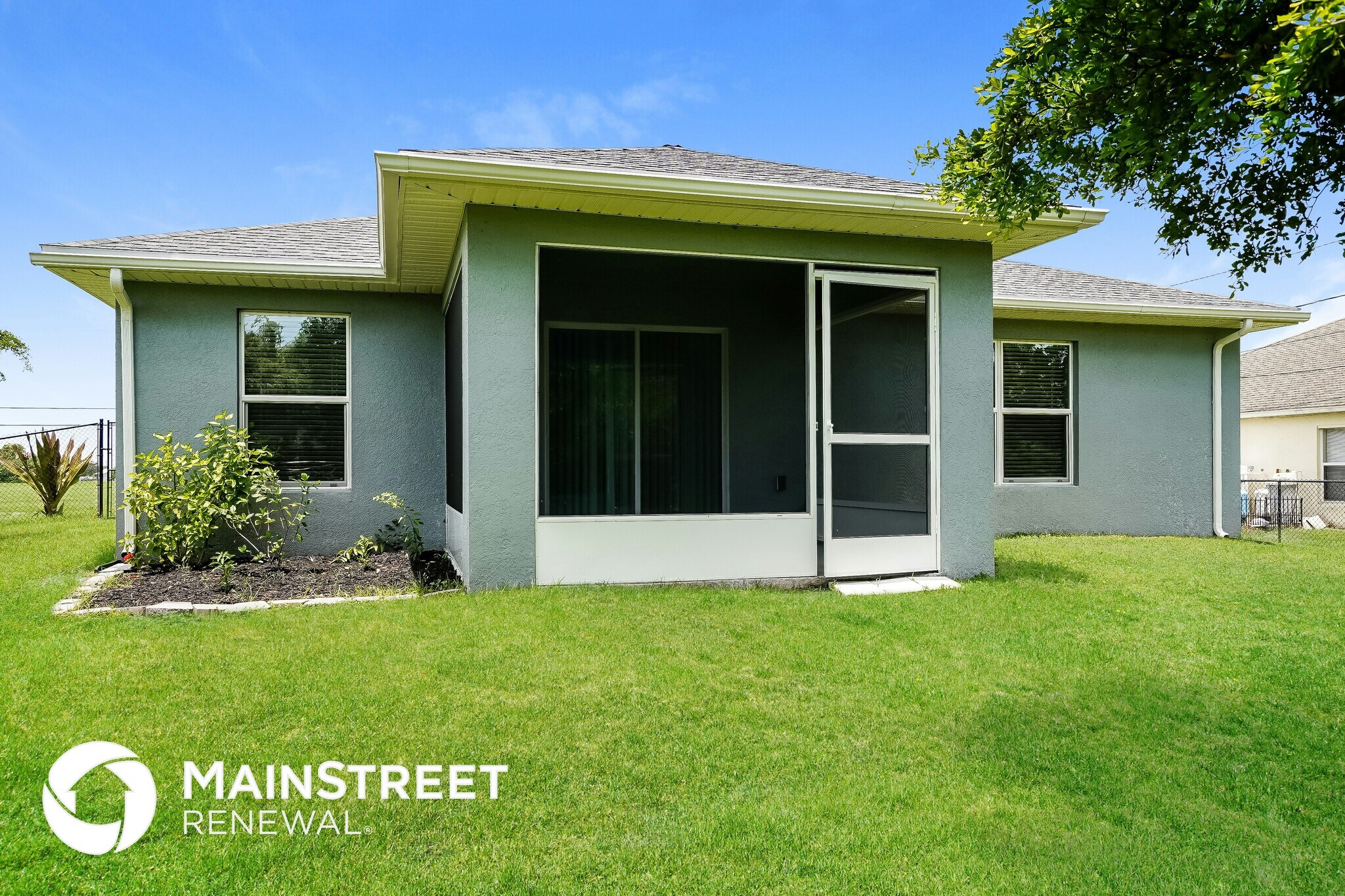 Building Photo - 1221 NE 4th Ave