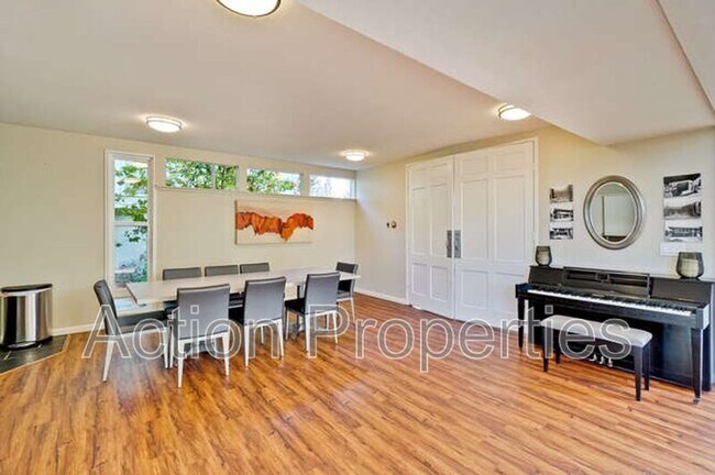 Building Photo - 71 Los Altos Square
