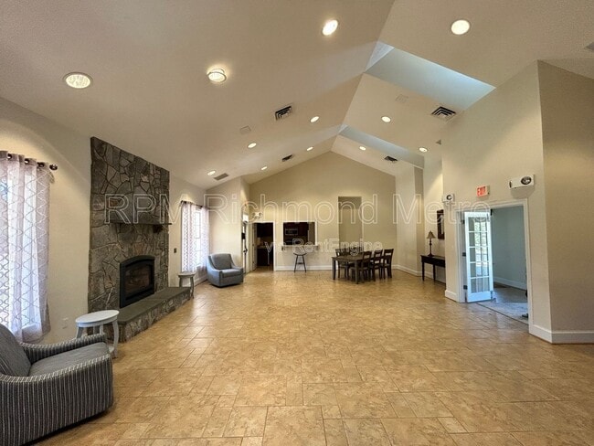 Building Photo - 2157 Kennington Pkwy N