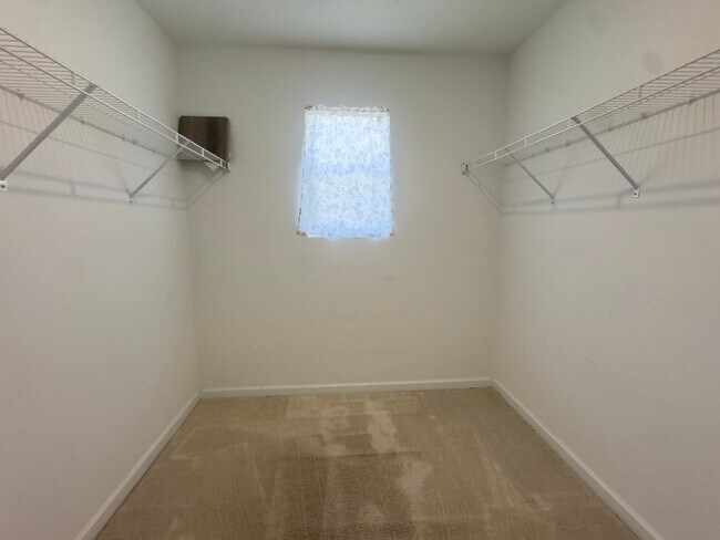 Building Photo - 234 Highland View Dr