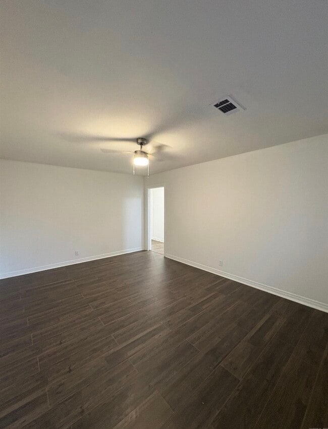 Building Photo - Duplex - 2117