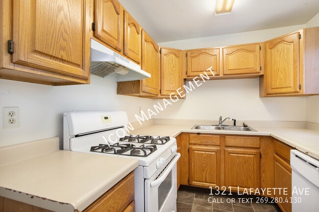 Building Photo - 1321 Lafayette Ave