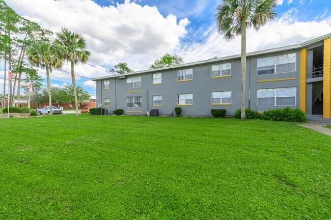 Building Photo - 2650 DuPont Ave
