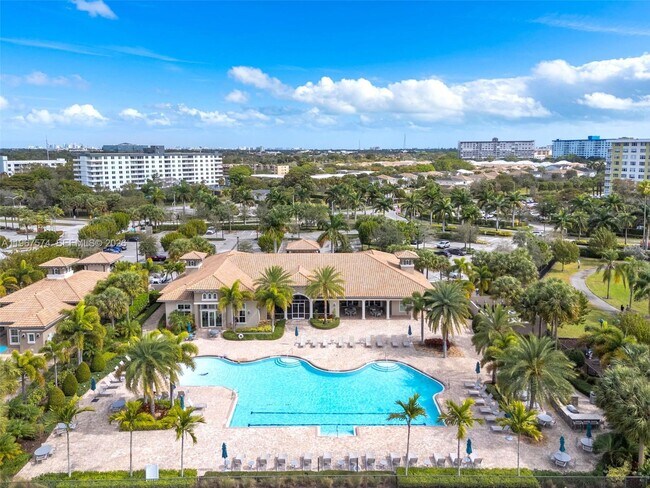 Building Photo - 1595 Evergreen Ter