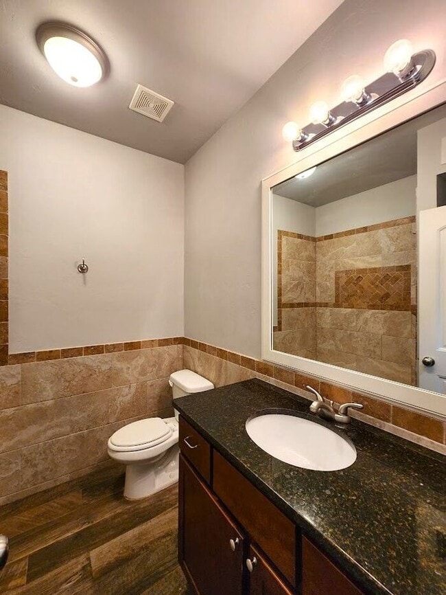 Building Photo - Spacious 5 Bedroom 3 Bath In Highland Park Add in Edmond