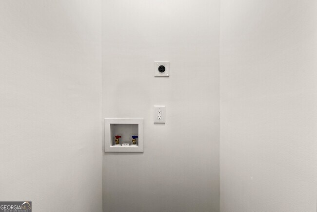 Building Photo - 1869 Joseph Ct