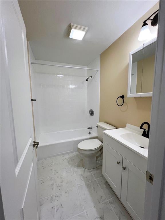 Building Photo - 395 Mendon Rd