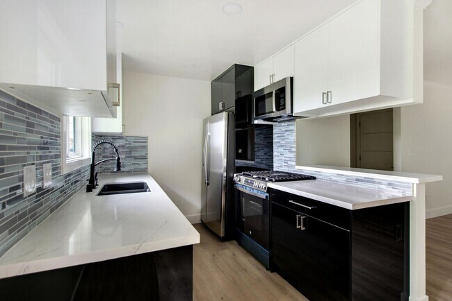 Building Photo - 117 Avenida Algodon