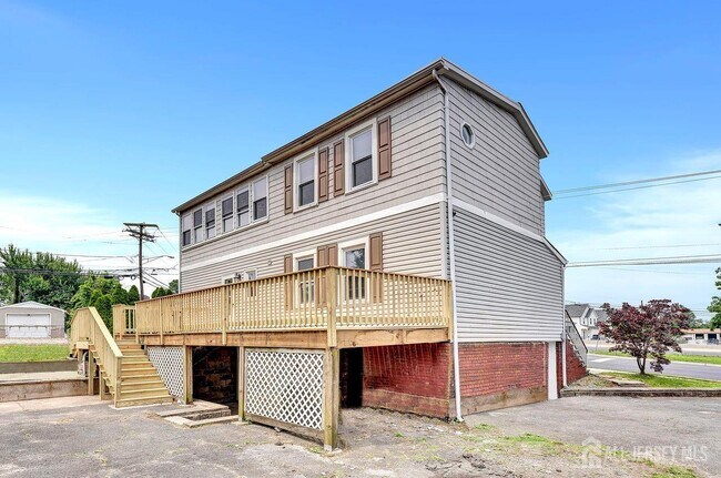 Building Photo - 601 Ridgeway Ave