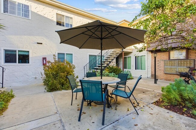 Building Photo - 4262 Wilson Ave