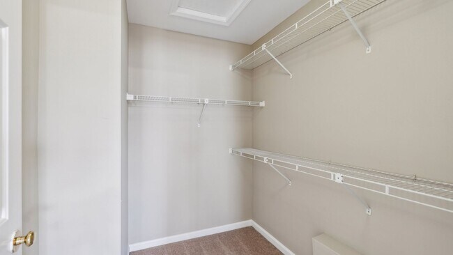 Building Photo - Discover the charm of this beautifully upd...
